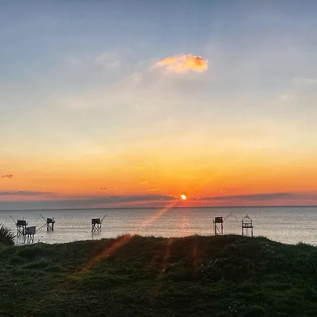Hébergement de vacances Maison à 50m De La Mer, 8 Adultes 3 Enfants Saint-Michel-Chef-Chef