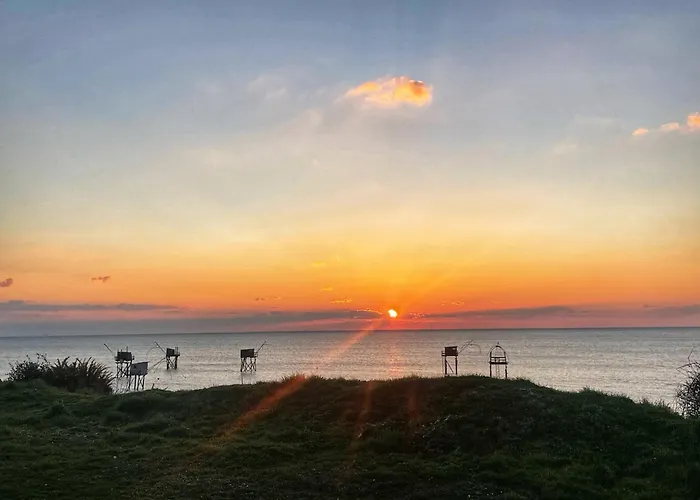 Holiday home Maison A 50m De La Mer, 8 Adultes 3 Enfants Saint-Michel-Chef-Chef